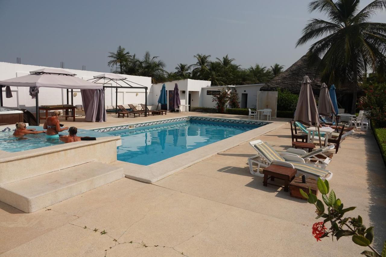 Hotel Katakalousse Yembakana Экстерьер фото