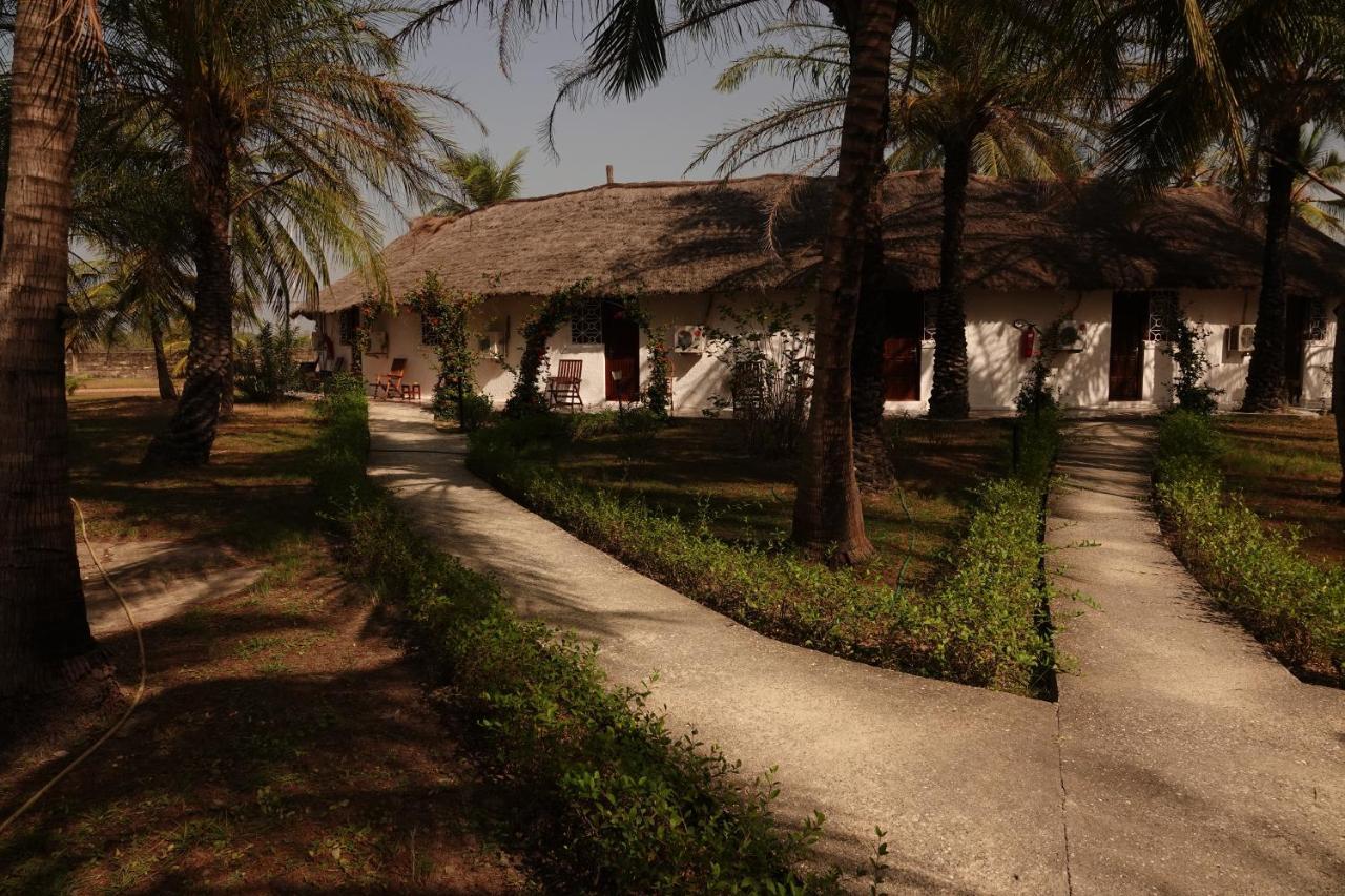 Hotel Katakalousse Yembakana Экстерьер фото