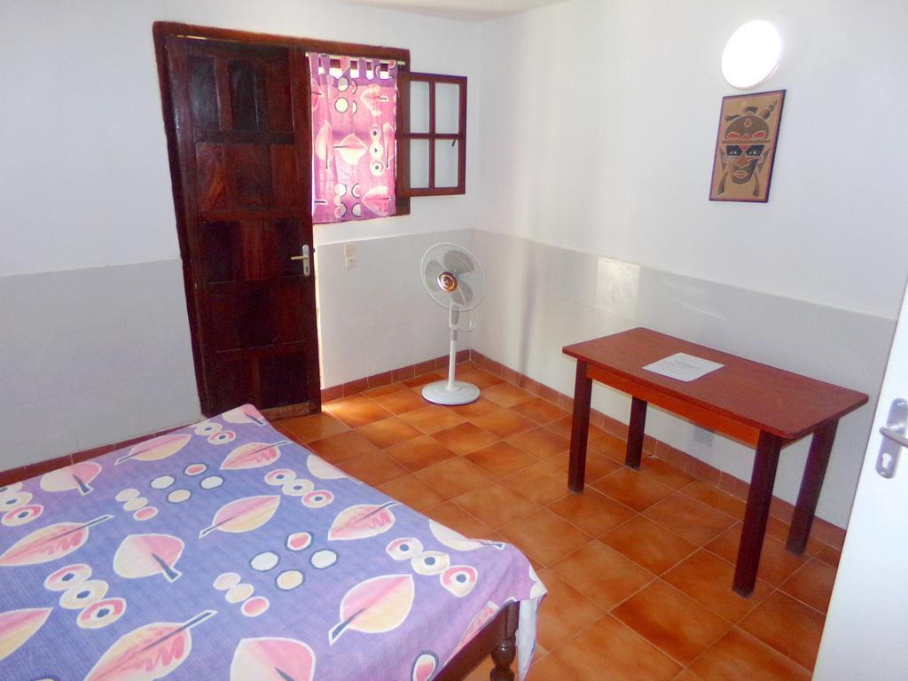 Hotel Katakalousse Yembakana Экстерьер фото
